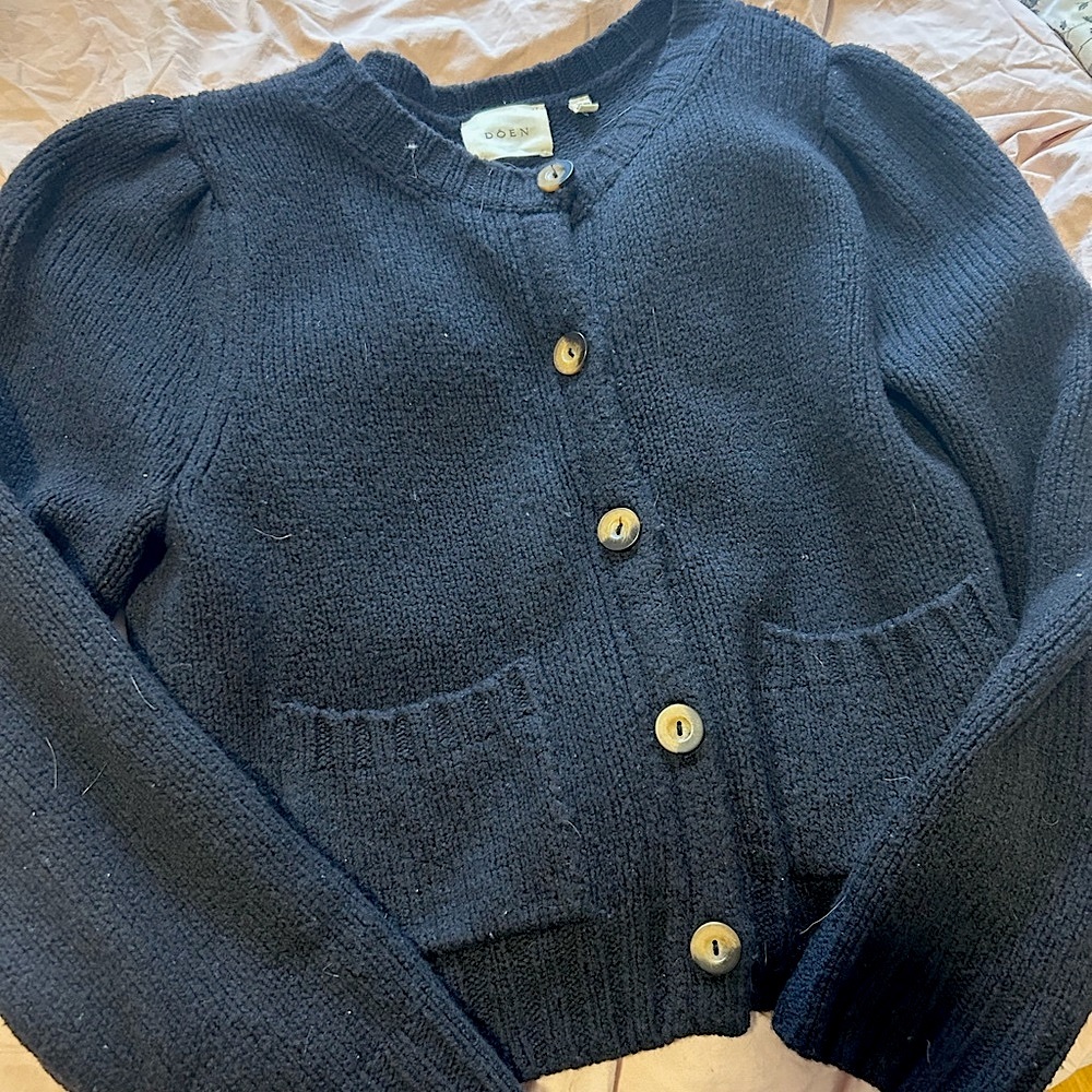 DOEN merino wool black sweater size M